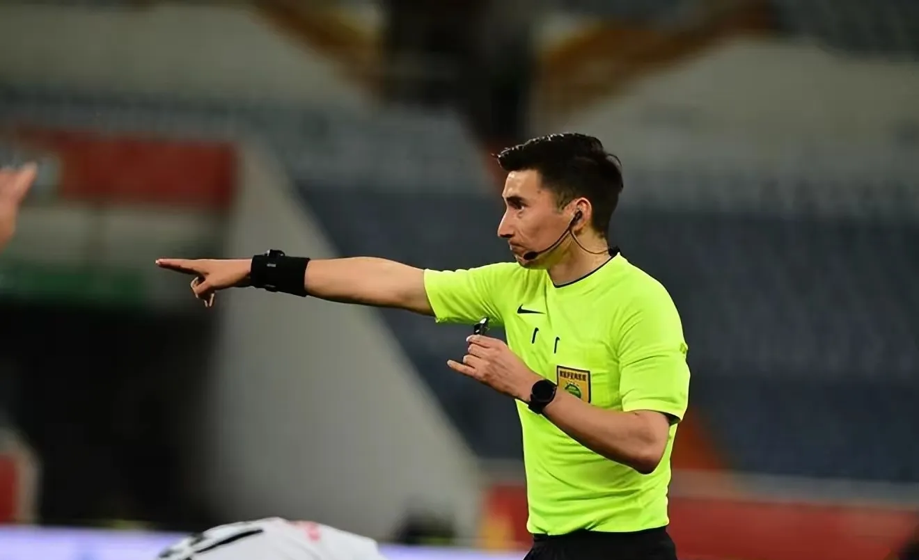 赛地聚焦:荷甲加时末段热度飙升;山东男篮主帅复盘;更衣室稳定;控场能力受关注 赛地聚焦:荷甲加时末段热度飙升;山东男篮主帅复盘;更衣室稳定;控场能力受关注